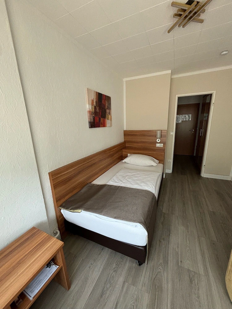 Hotel Schlangenbader Hof — 6
