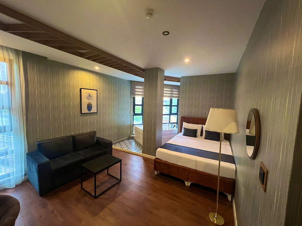 Beta Hotel — 6