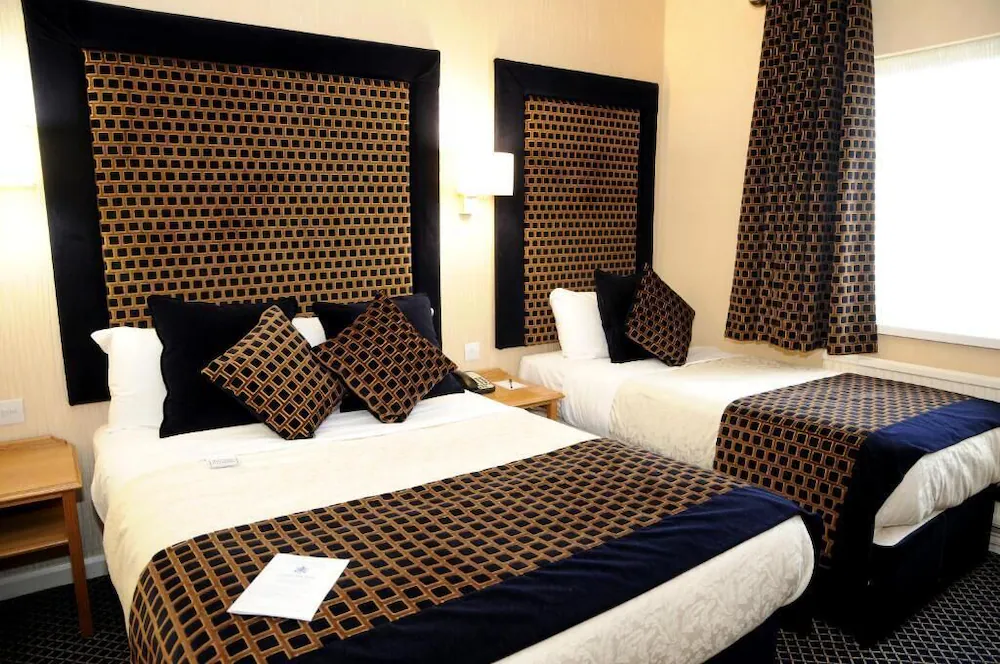 The Carlton Park Hotel — 6