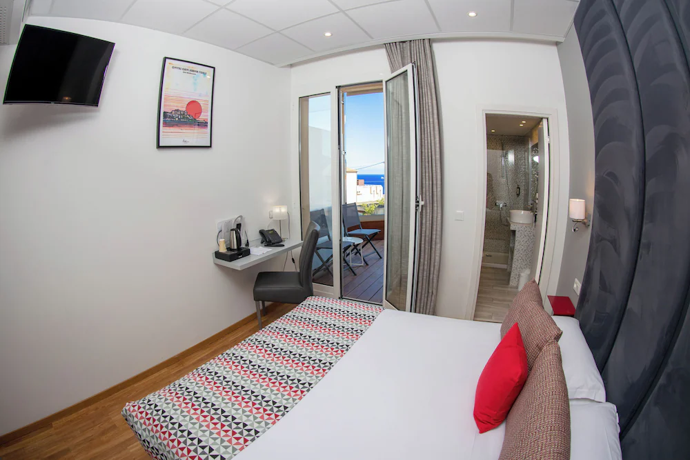 HOTEL MEDITERRANEE — 3