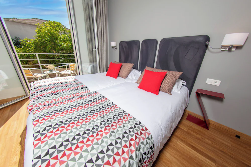 HOTEL MEDITERRANEE — 4