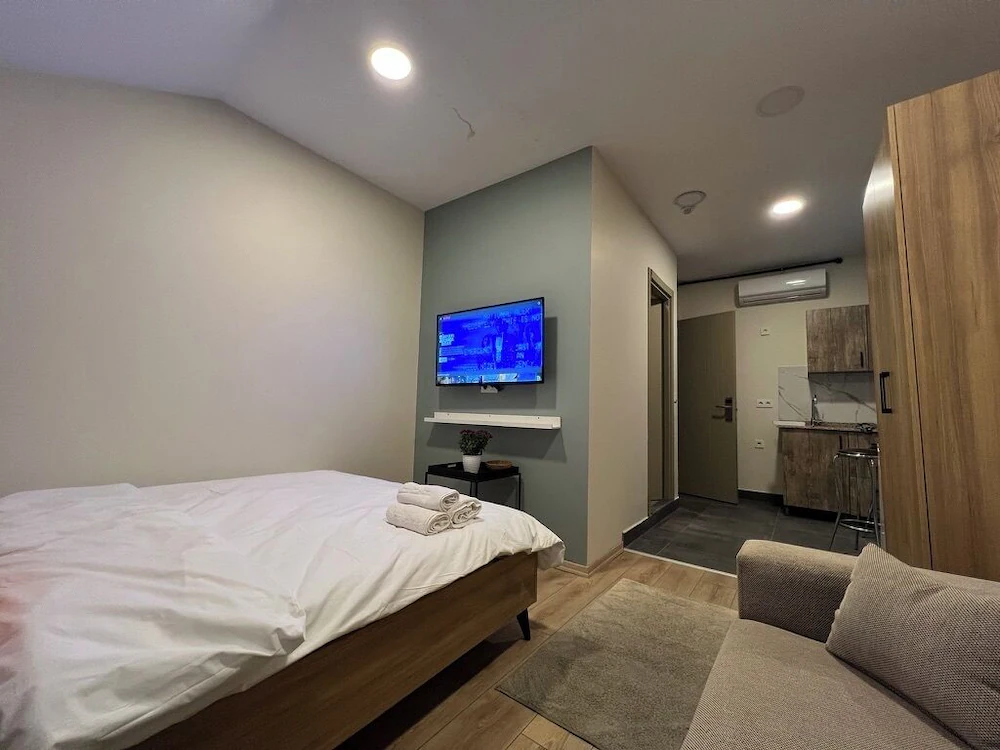 Roj Suite — 2