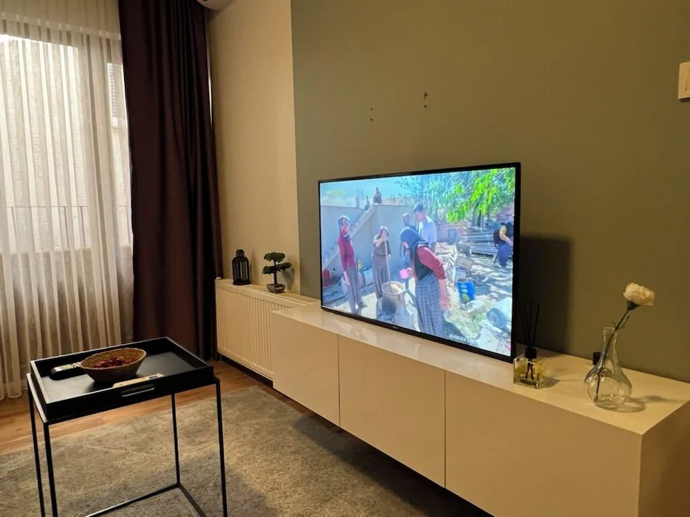 Roj Suite — 3