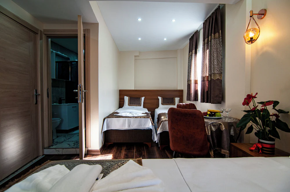 Historia Hotel — 4