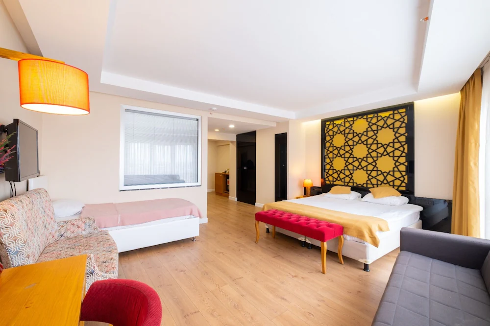 Vivera Hotel & Suites — 4