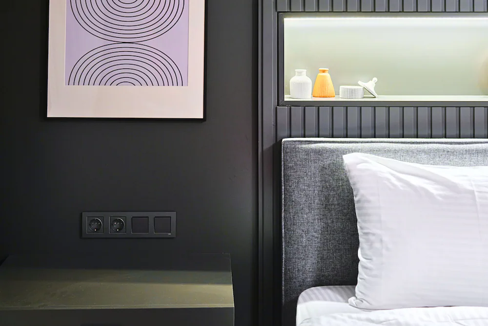 Taks-Inn Suites — 5