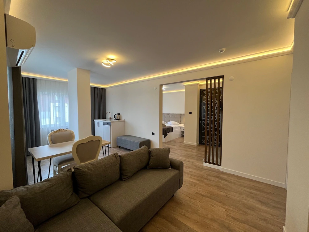 Golden Life Suite — 3