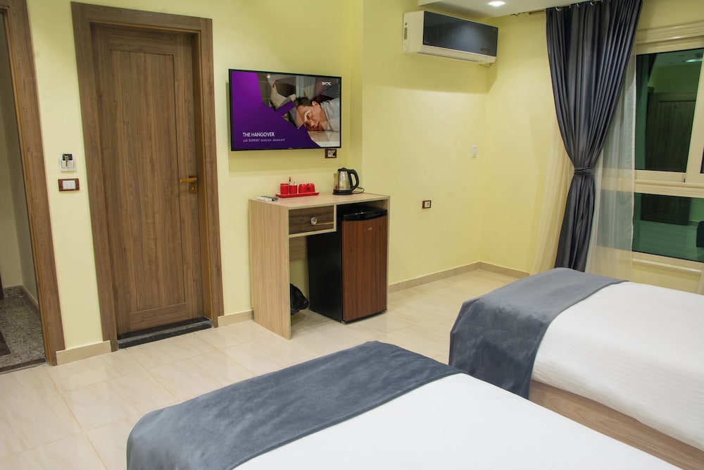 Brother Sphinx Inn — 3